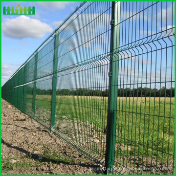 2016 hot selling high quality made in China triangular wire mesh fence